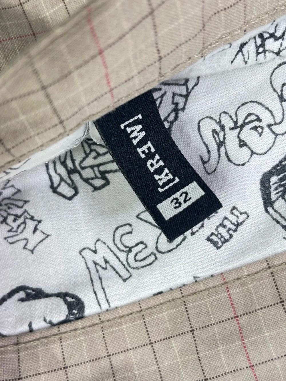 Vintage KR3W Laredo Tan Grid Plaid Skateboard Shorts Y2K Graffiti Lining Size 32